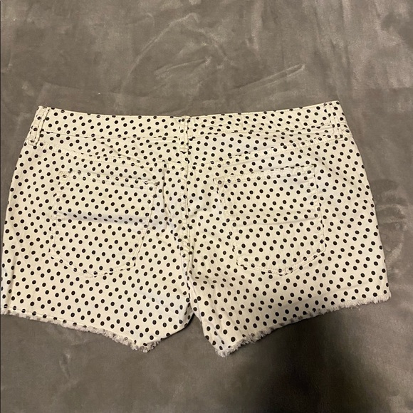 Gap polka dot jean shorts - size 30 - Picture 2 of 3